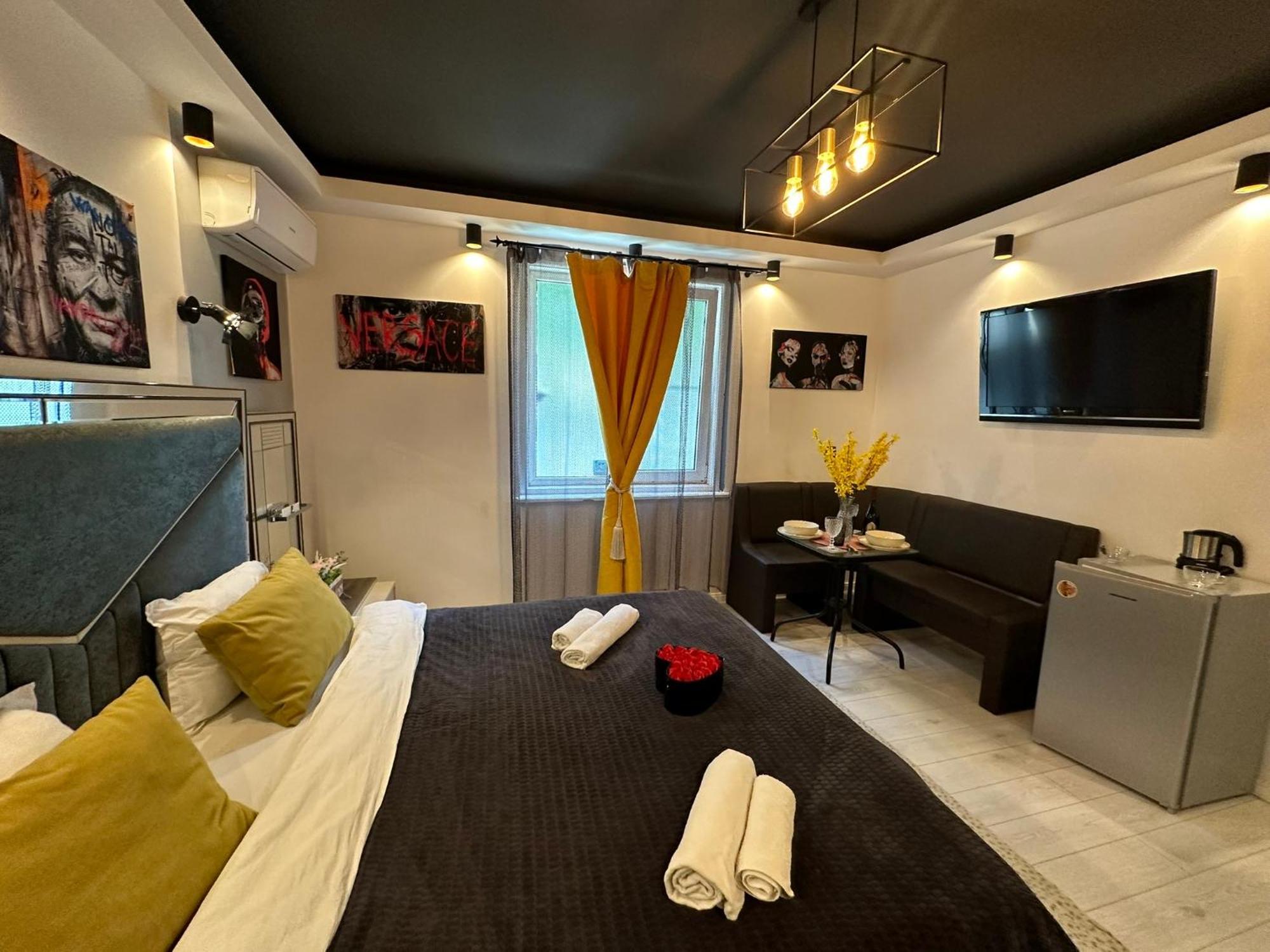 The Fame - Modern Studio In Top Location & Parking Craiova Exterior foto
